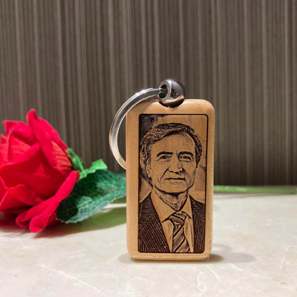 personalized wooden keychain with photo by Laser Gallery